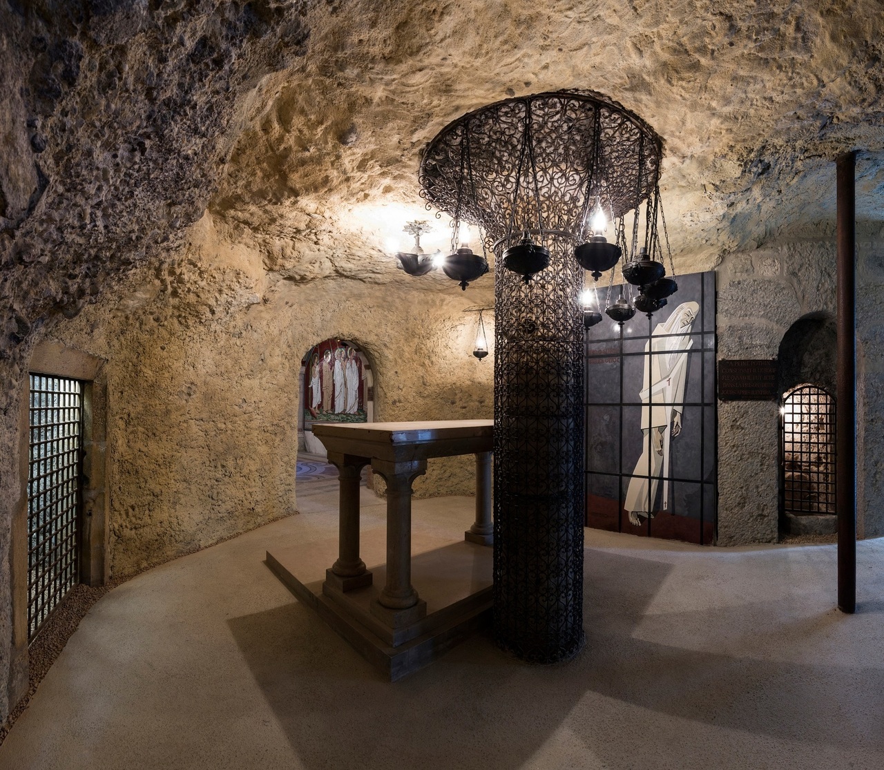 Copyright ECCLY - Antiquaille