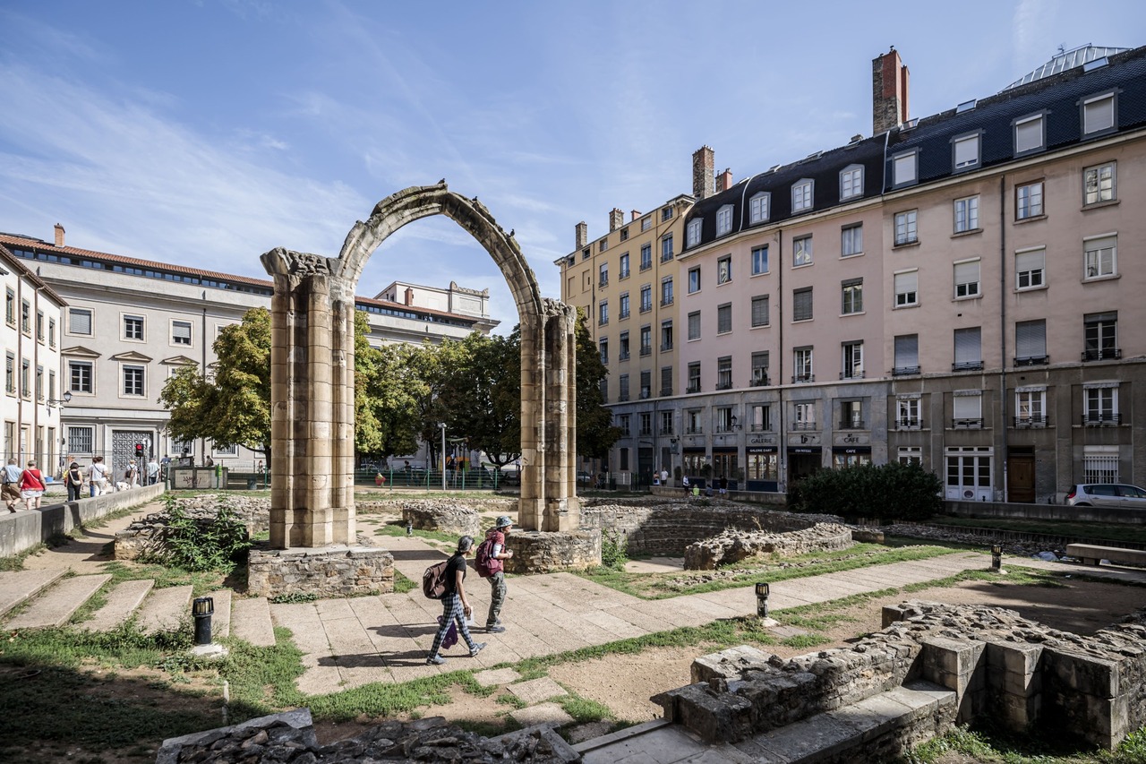 Copyright Brice Robert