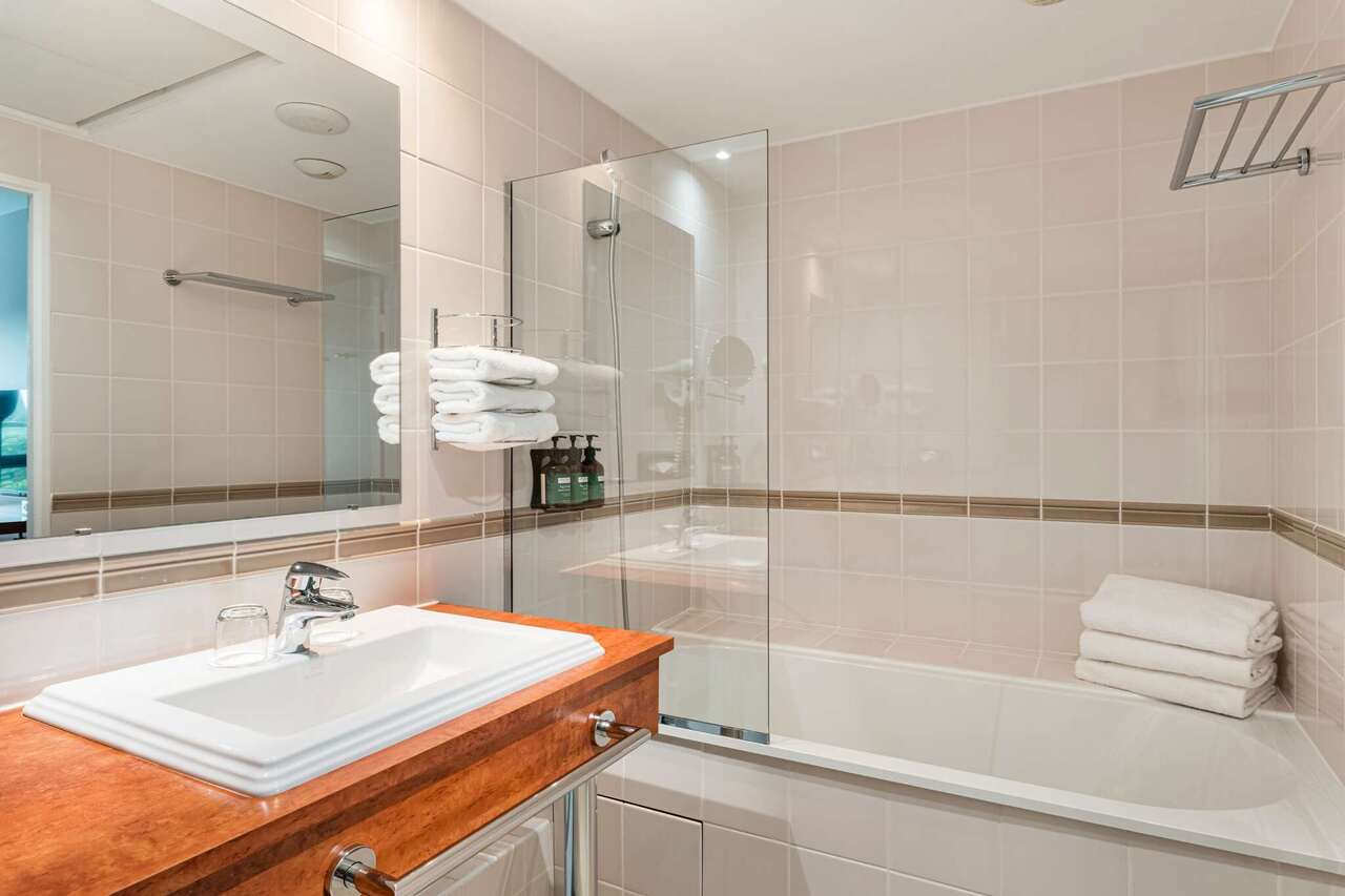 Copyright Copyright © 2025 Marine Piolat