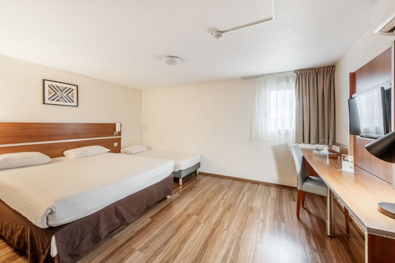 Copyright comfort hôtel lyon saint-exupéry