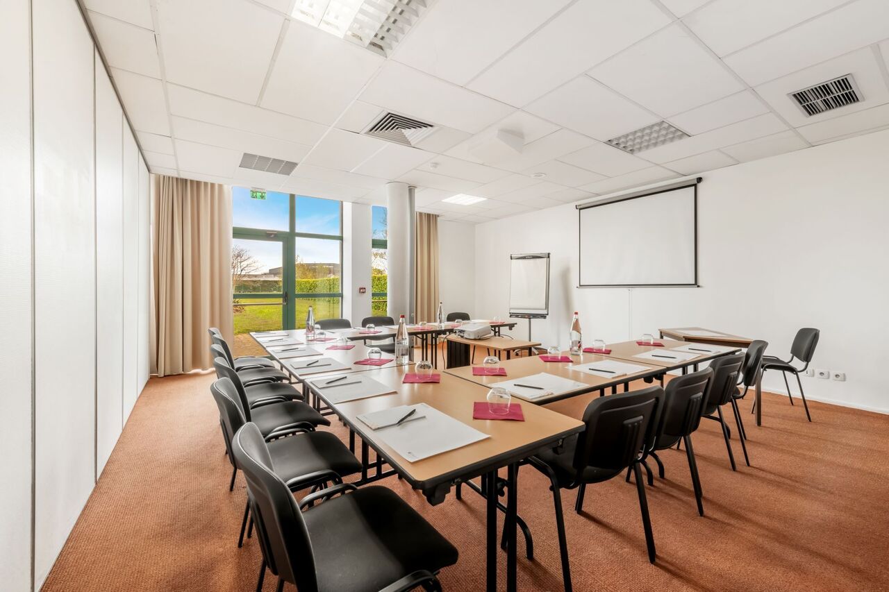 Copyright comfort hôtel lyon saint-exupéry