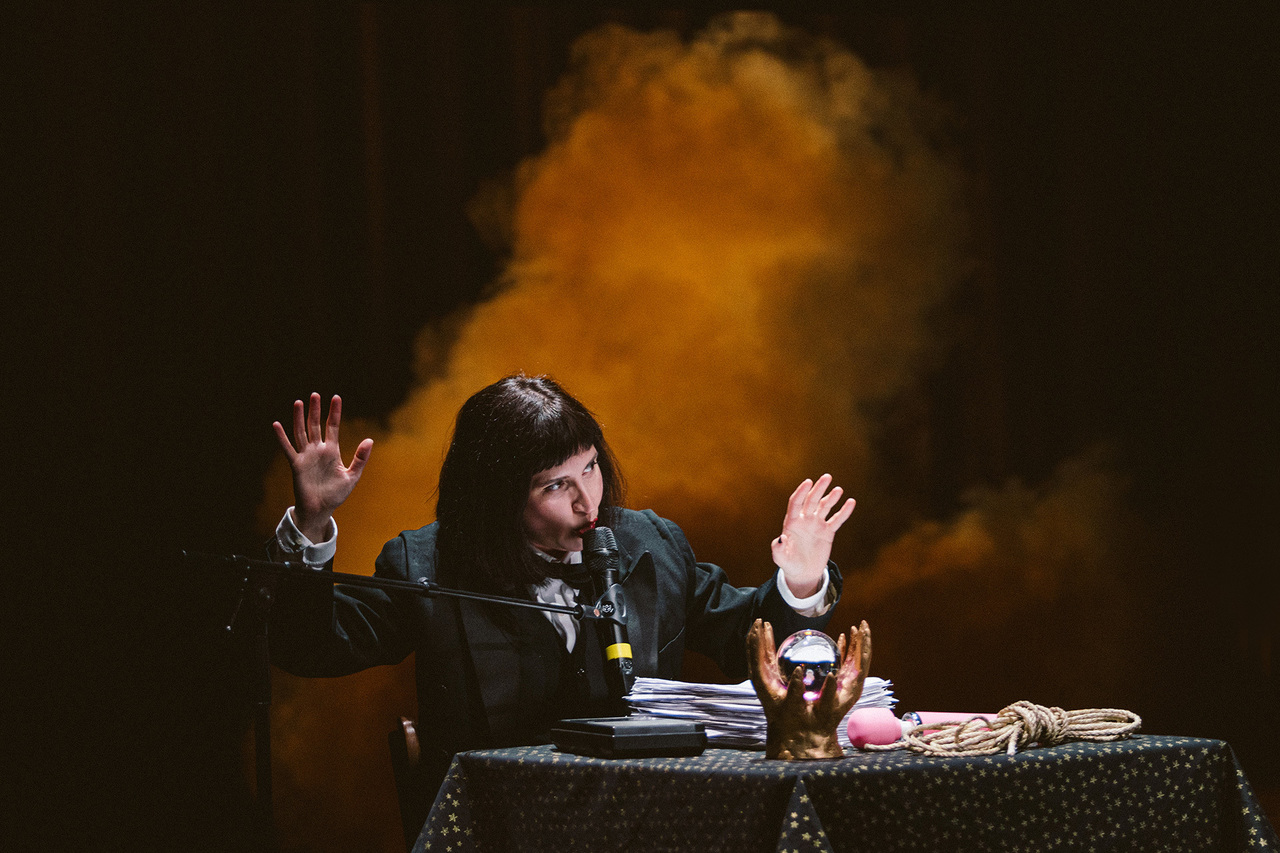 Copyright Mayra Azzi