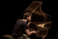 Copyright Mathias Benguigui