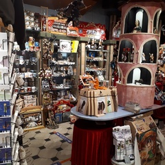 Vieux Lyon Souvenirs Interieur 01