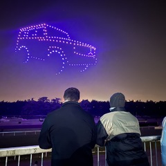 Un spectacle de drones lumineux