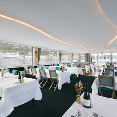 Bateau Hermes restaurant