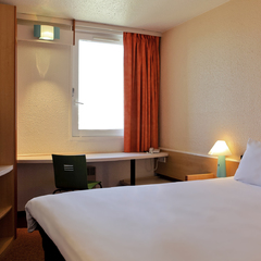 Ibis Lyon Est Bron