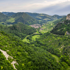 vue depuis le belvédère des Grottes du Cerdon