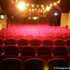 Guignol Lyon salle theatre.jpg