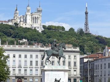 Copyright Place Bellecour_www.b-rob.com