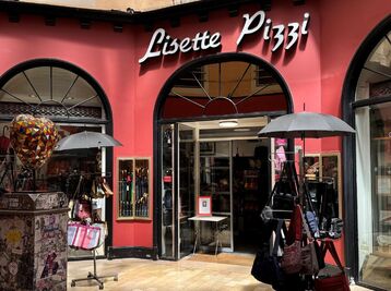 Copyright Lisette Pizzi