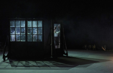 Kaddish, la femme chauve en peignoir rouge - Margaux Eskenazi_Villeurbanne