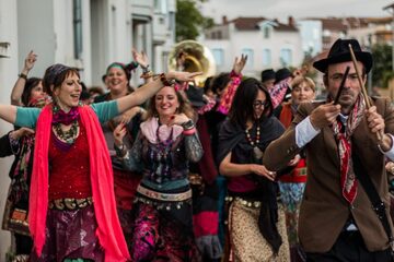 Soirée d'été au Jardin Ephémère - La fanfare des Pavés_Neuville-sur-Saône
