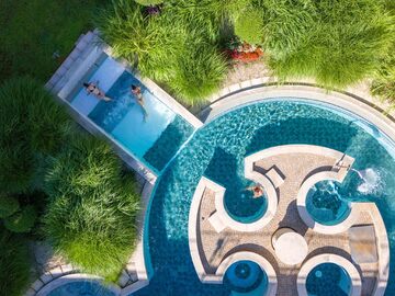 Bassin hydrojet ext&eacute;rieur