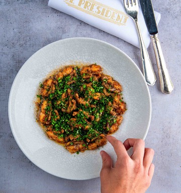 Grenouilles simplement sautées au beurre et fines herbes