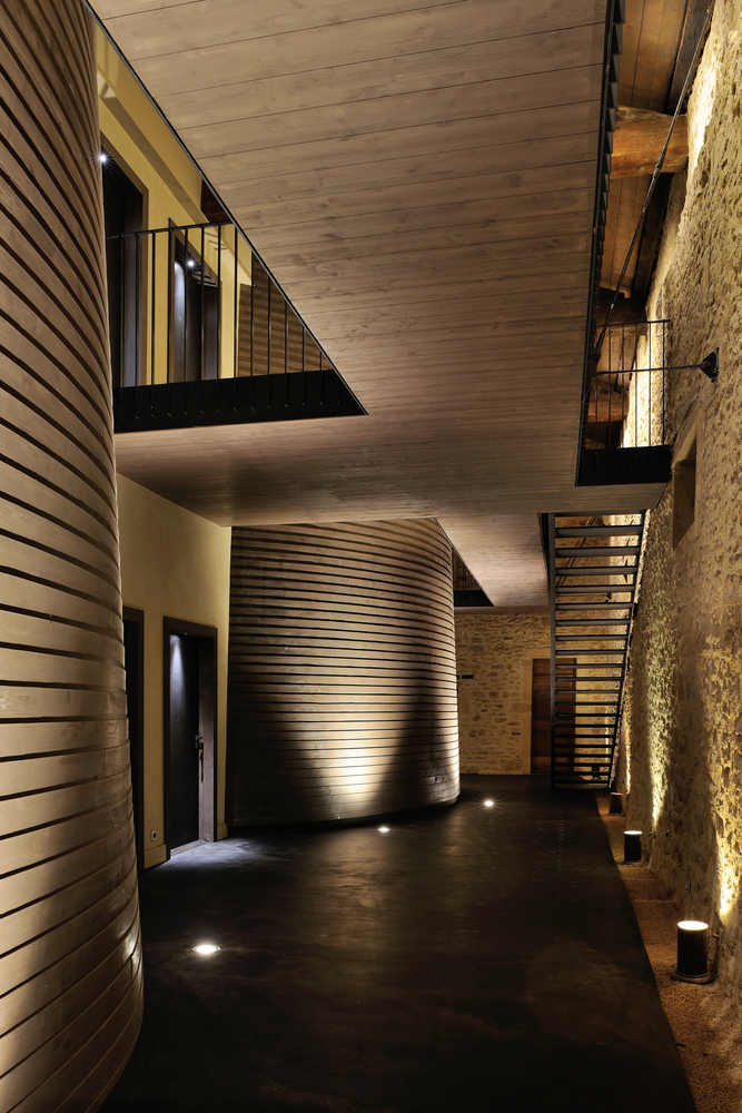 Copyright © Studio Erick Saillet